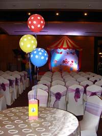 Box type centerpiece (Balloons not included)