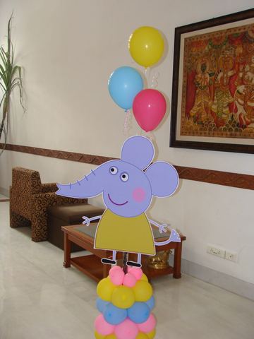 Peppa Pig Birthday - Krishna Sweets - April 2011 - photo 5