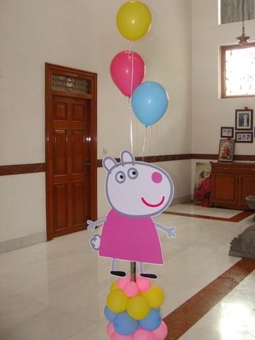Peppa Pig Birthday - Krishna Sweets - April 2011 - photo 8