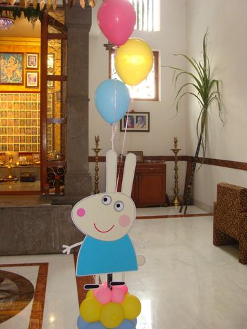 Peppa Pig Birthday - Krishna Sweets - April 2011 - photo 6