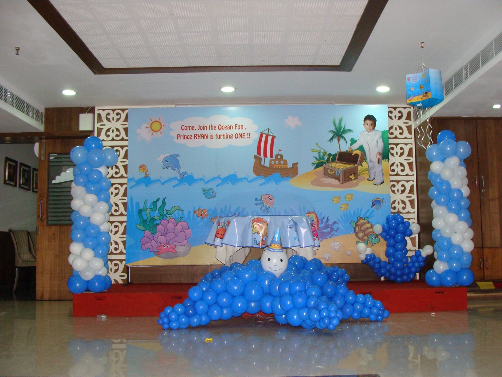 Underwater birthday - Prince Garden - March 2014